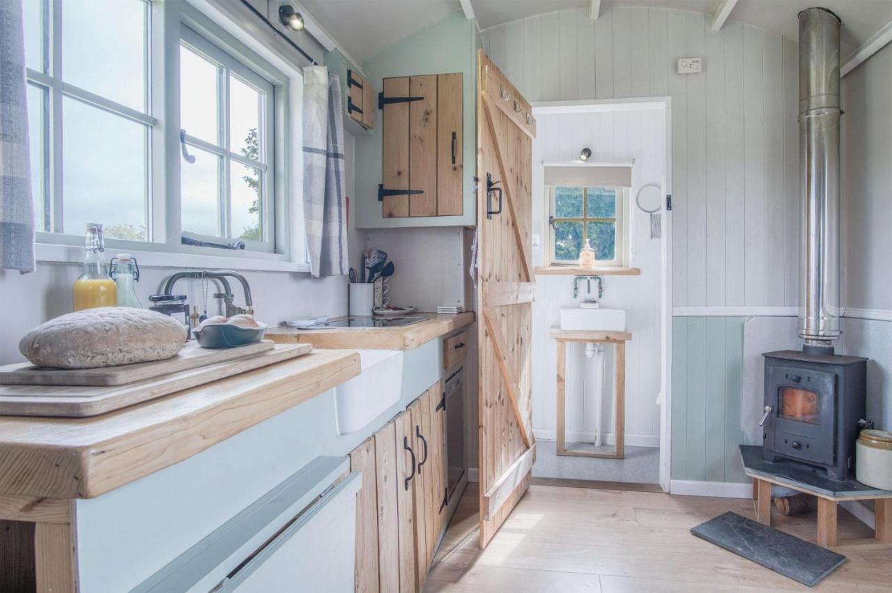 Haven View - 1 Bedroom Shepherds Hut - St Ishmaels Saint Ishmaels  Εξωτερικό φωτογραφία