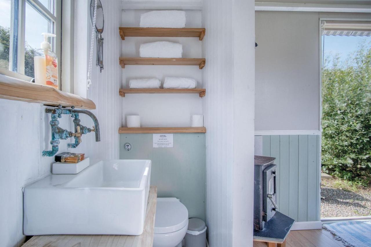 Haven View - 1 Bedroom Shepherds Hut - St Ishmaels Saint Ishmaels  Εξωτερικό φωτογραφία