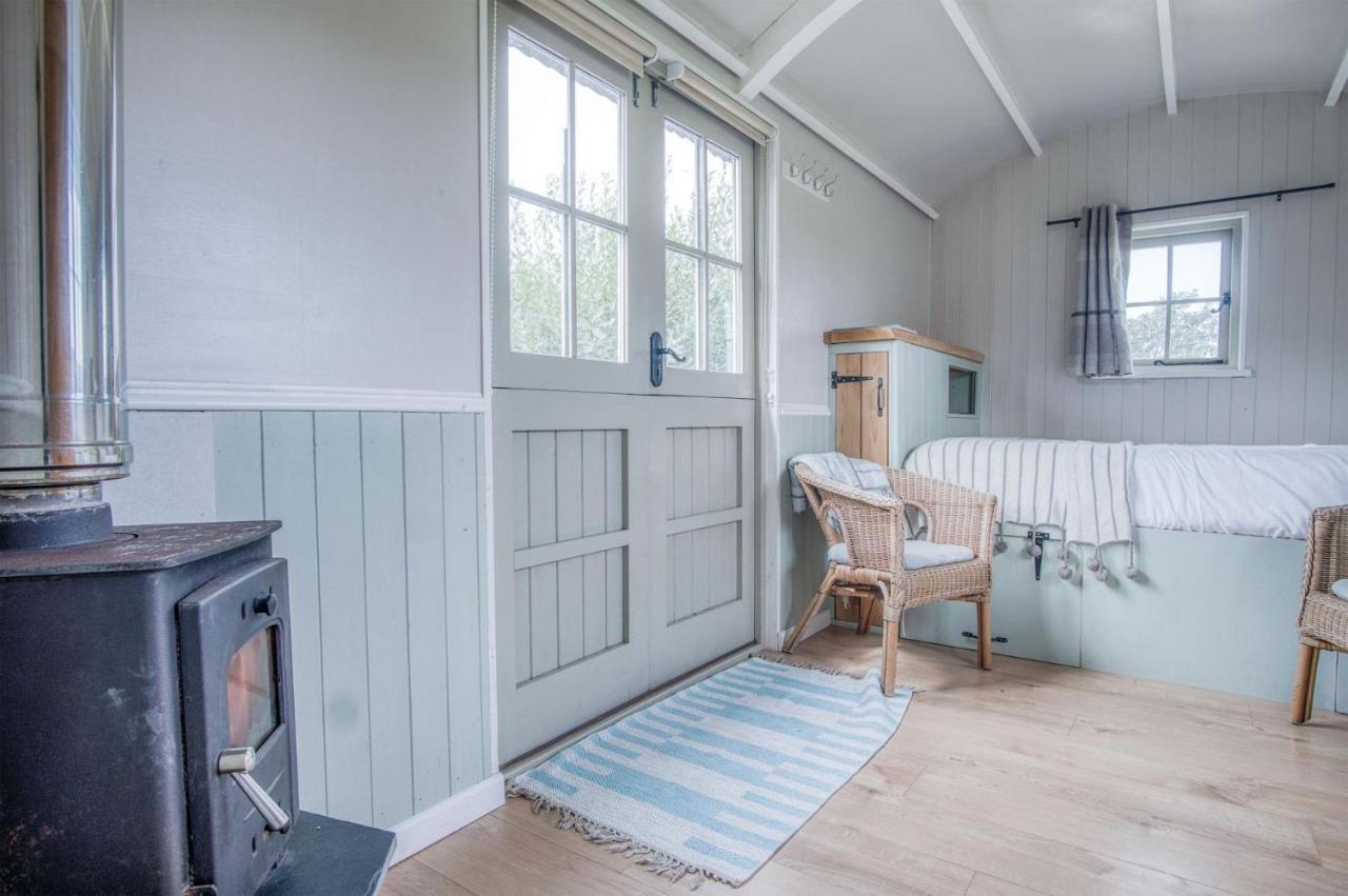 Haven View - 1 Bedroom Shepherds Hut - St Ishmaels Saint Ishmaels  Εξωτερικό φωτογραφία