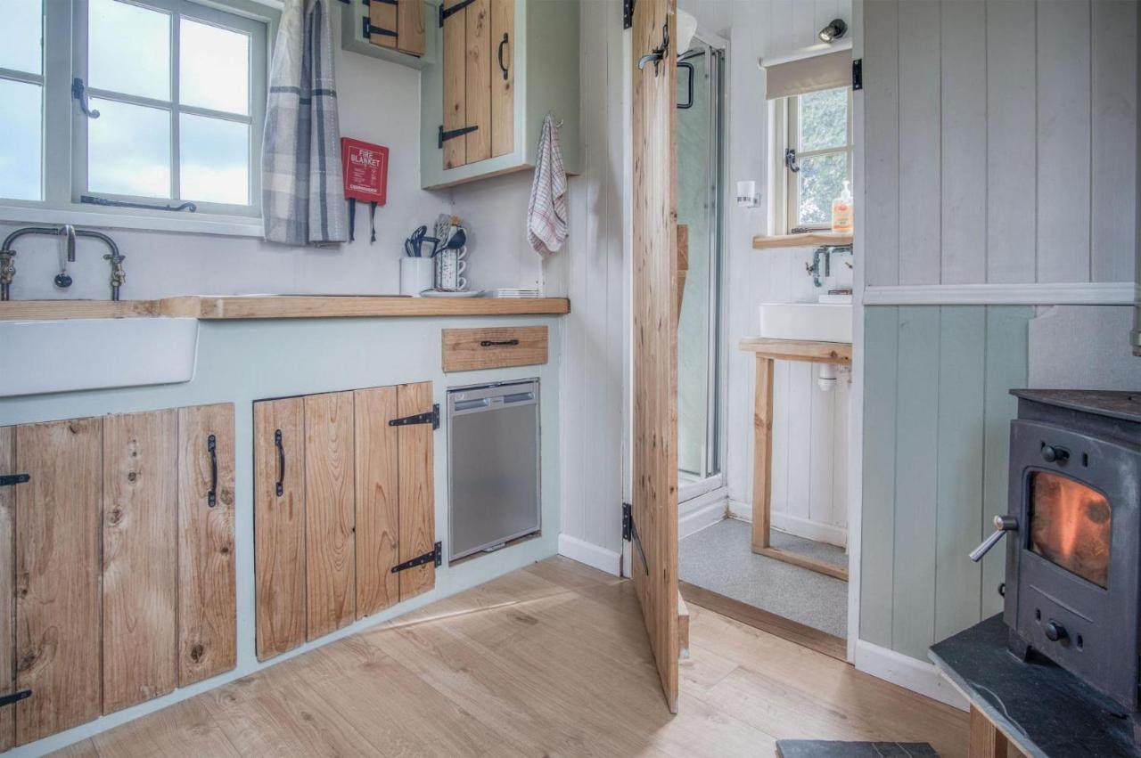 Haven View - 1 Bedroom Shepherds Hut - St Ishmaels Saint Ishmaels  Εξωτερικό φωτογραφία