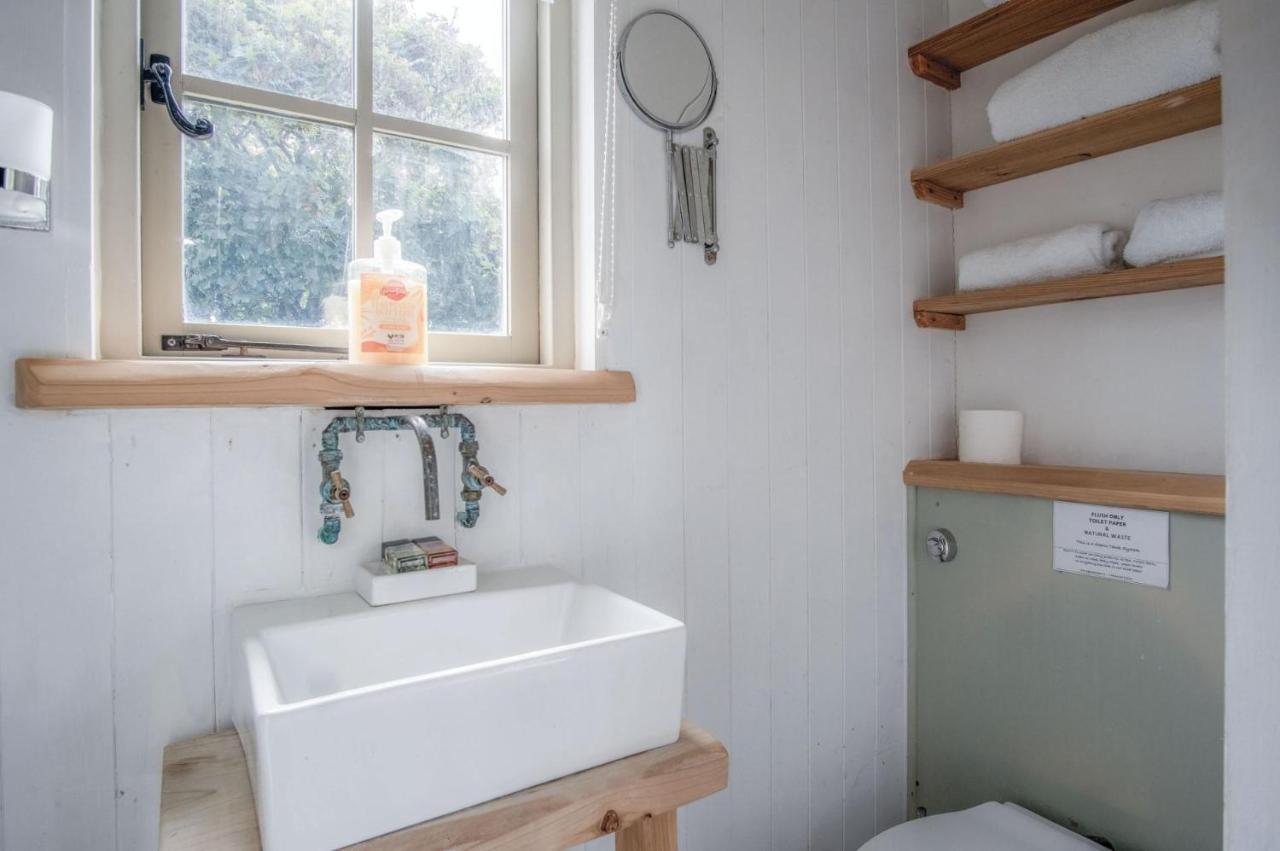 Haven View - 1 Bedroom Shepherds Hut - St Ishmaels Saint Ishmaels  Εξωτερικό φωτογραφία