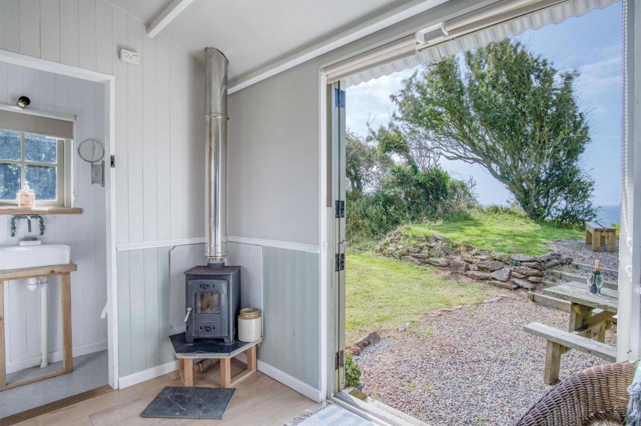 Haven View - 1 Bedroom Shepherds Hut - St Ishmaels Saint Ishmaels  Εξωτερικό φωτογραφία